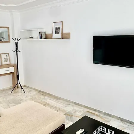 A 2 Min De La Playa Tren Directo Nuevo Y Comodo Apartment *